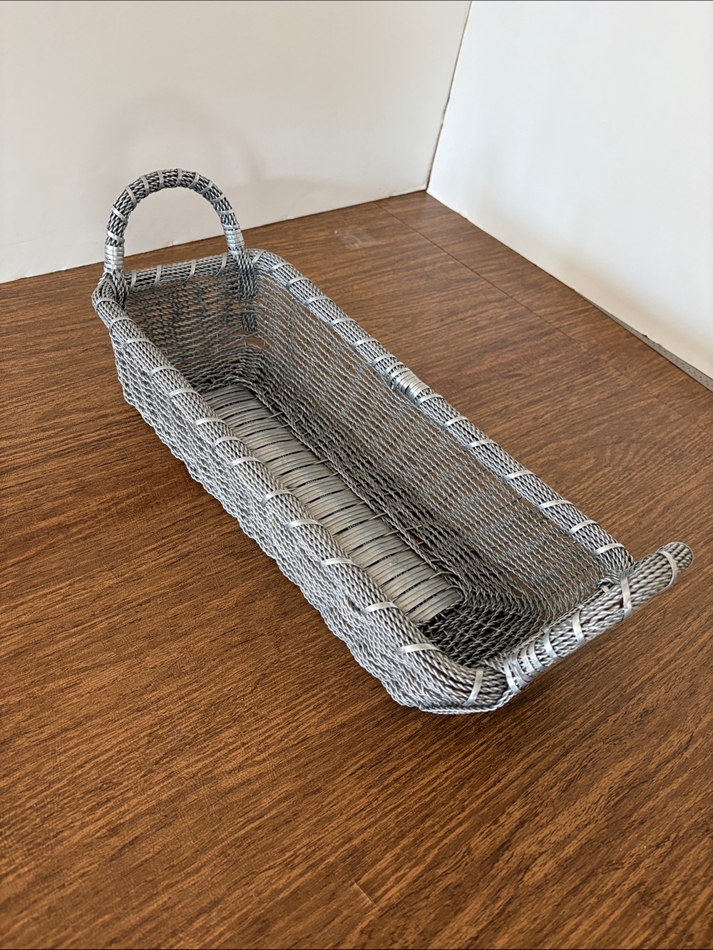 Vintage Gothic weave metal wire rectangular basket with handles